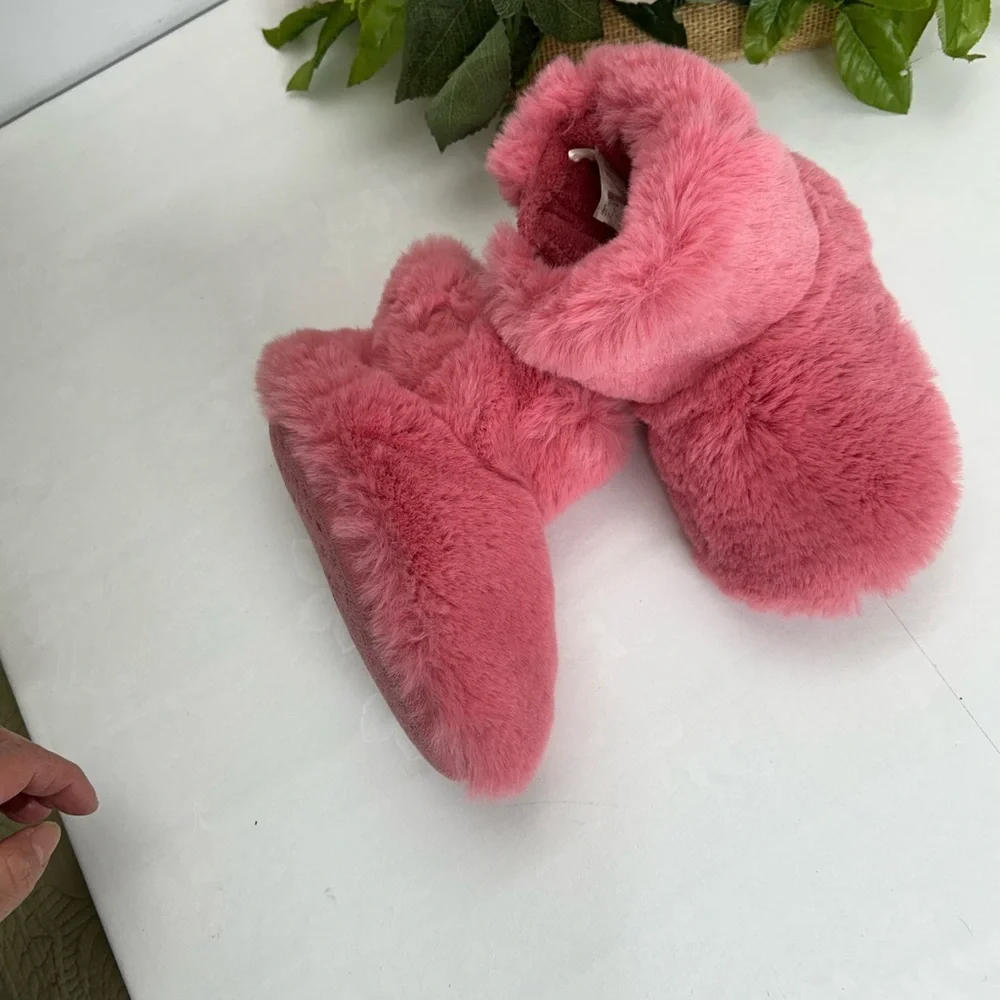 Cozy Plush Pink Faux Fur Slippers
